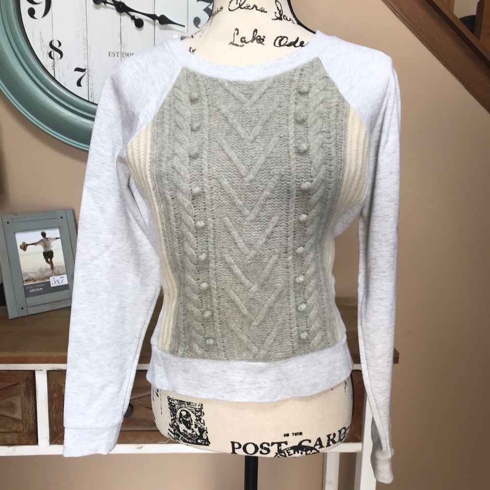 J.Crew sweater good fitting